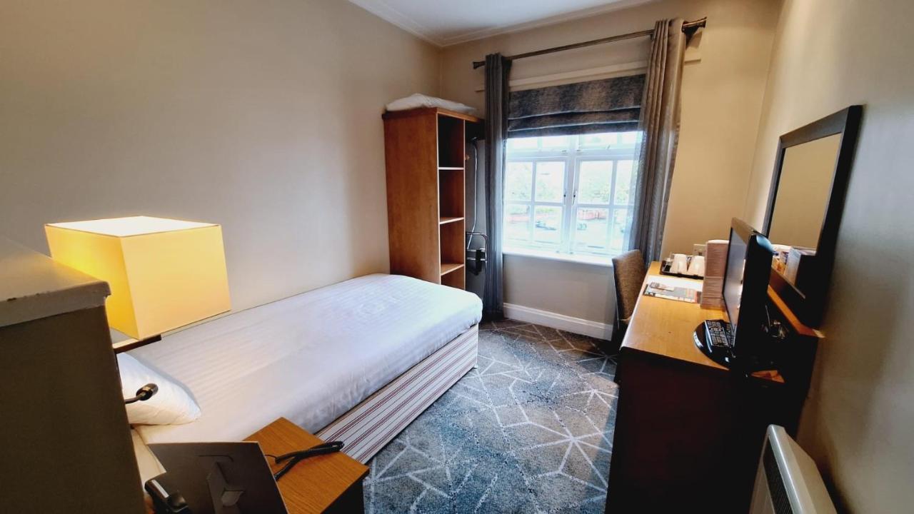 Hotel The Brocket Arms Wetherspoon Wigan Esterno foto