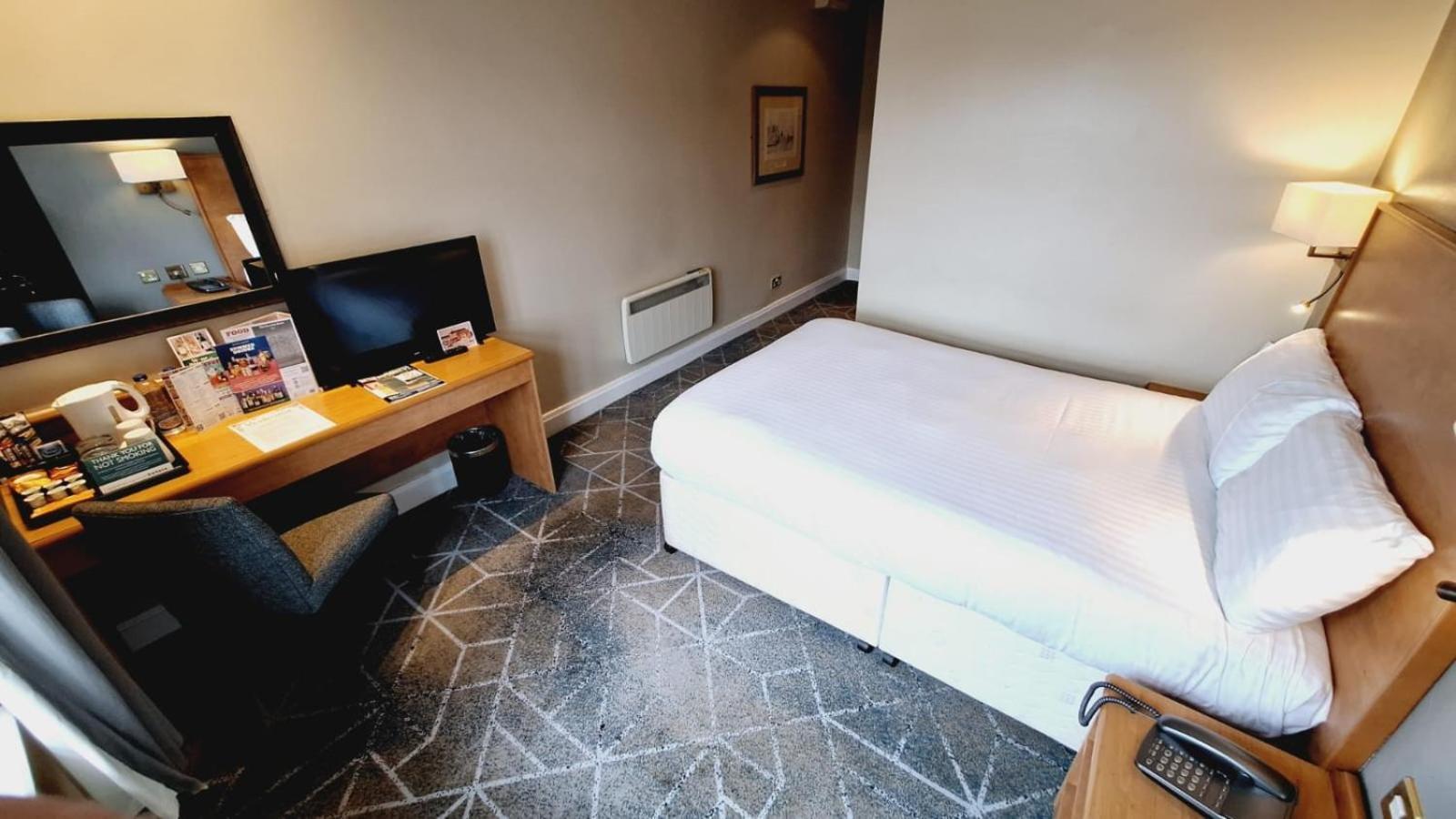 Hotel The Brocket Arms Wetherspoon Wigan Esterno foto