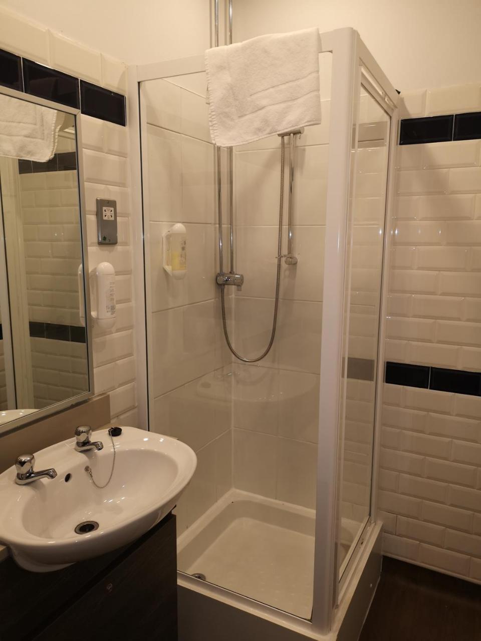 Hotel The Brocket Arms Wetherspoon Wigan Esterno foto